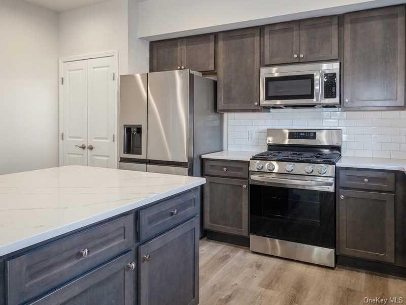 4 South Hills Way - Photo 1
