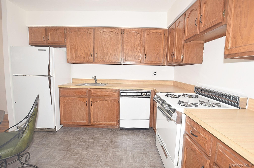 220-47 67 Ave - Photo 6