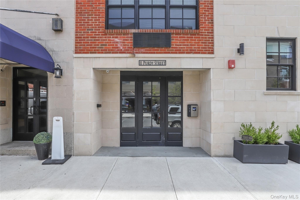11 Purdy Street - Photo 0