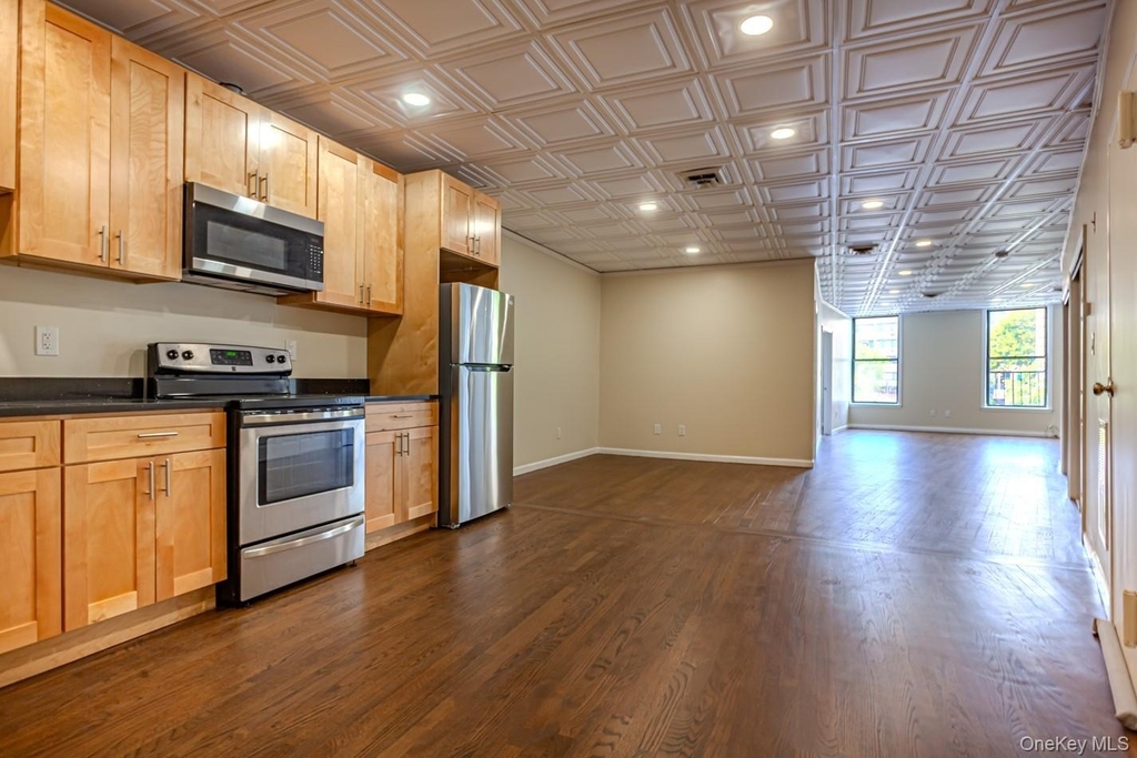 934 South Street - Photo 2