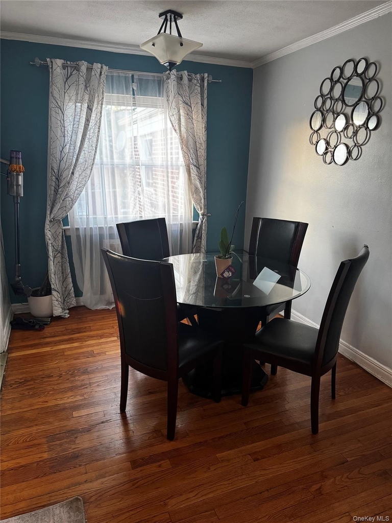 198-17 Dunton Avenue - Photo 2