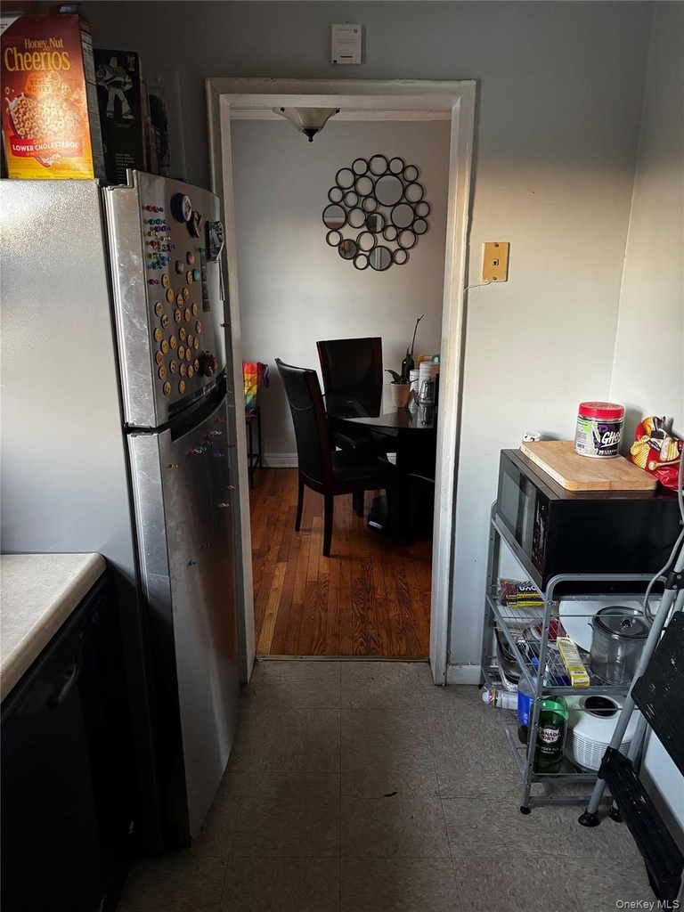 198-17 Dunton Avenue - Photo 6