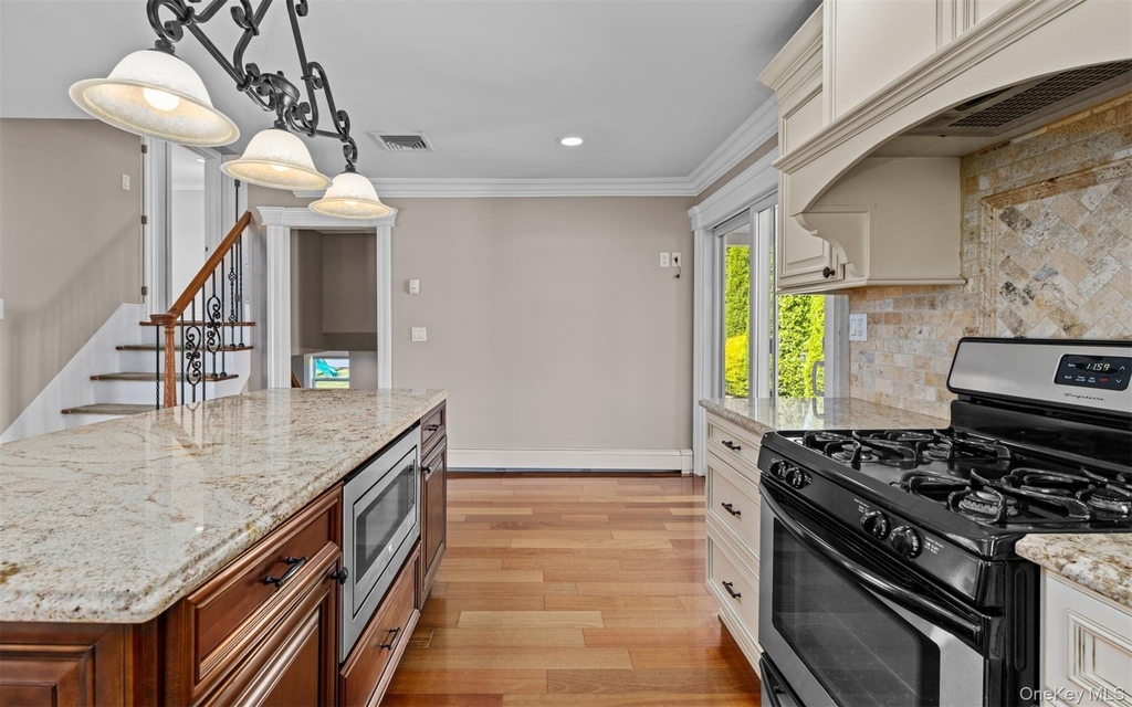392 Philadelphia Avenue - Photo 7