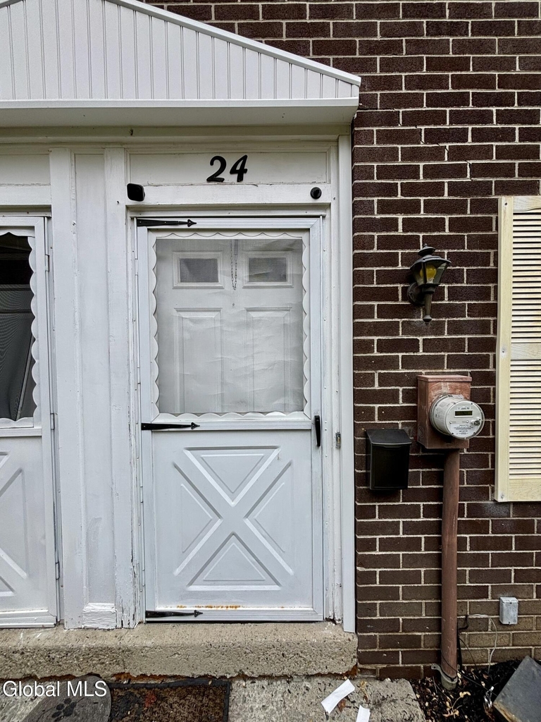 24 Maxwell Drive - Photo 1