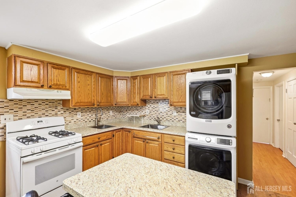 65 Campbell Avenue - Photo 13