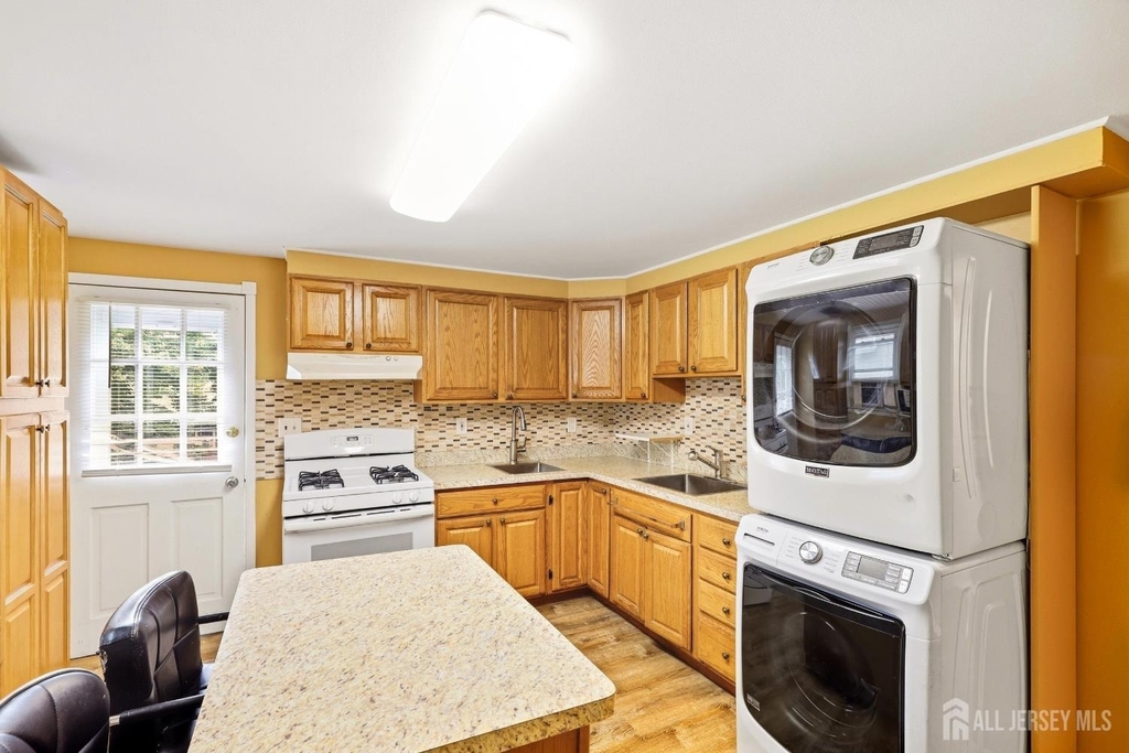 65 Campbell Avenue - Photo 12