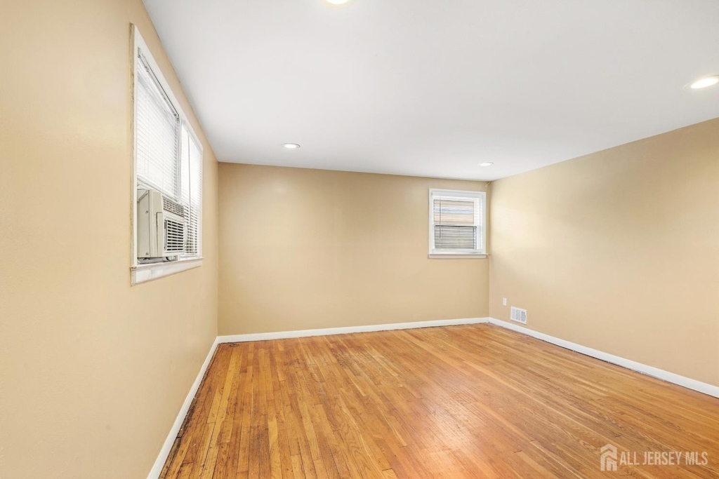 65 Campbell Avenue - Photo 10