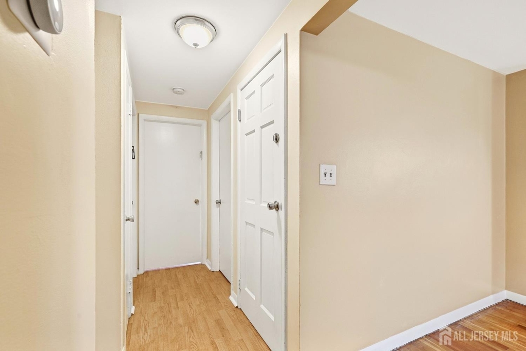 65 Campbell Avenue - Photo 6