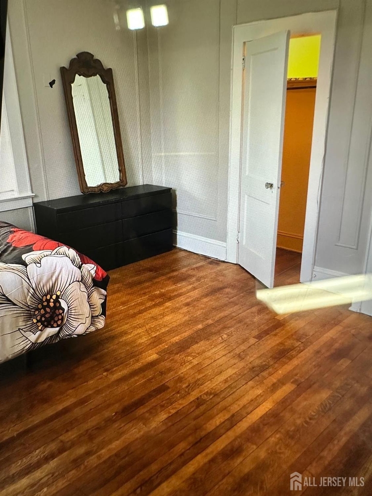 326-328 Cedar Avenue - Photo 2