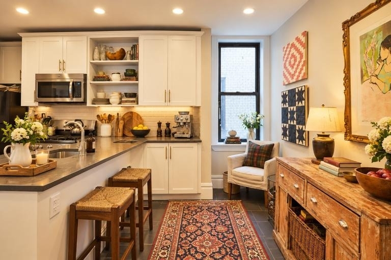 200 W 90th Street - Photo 1