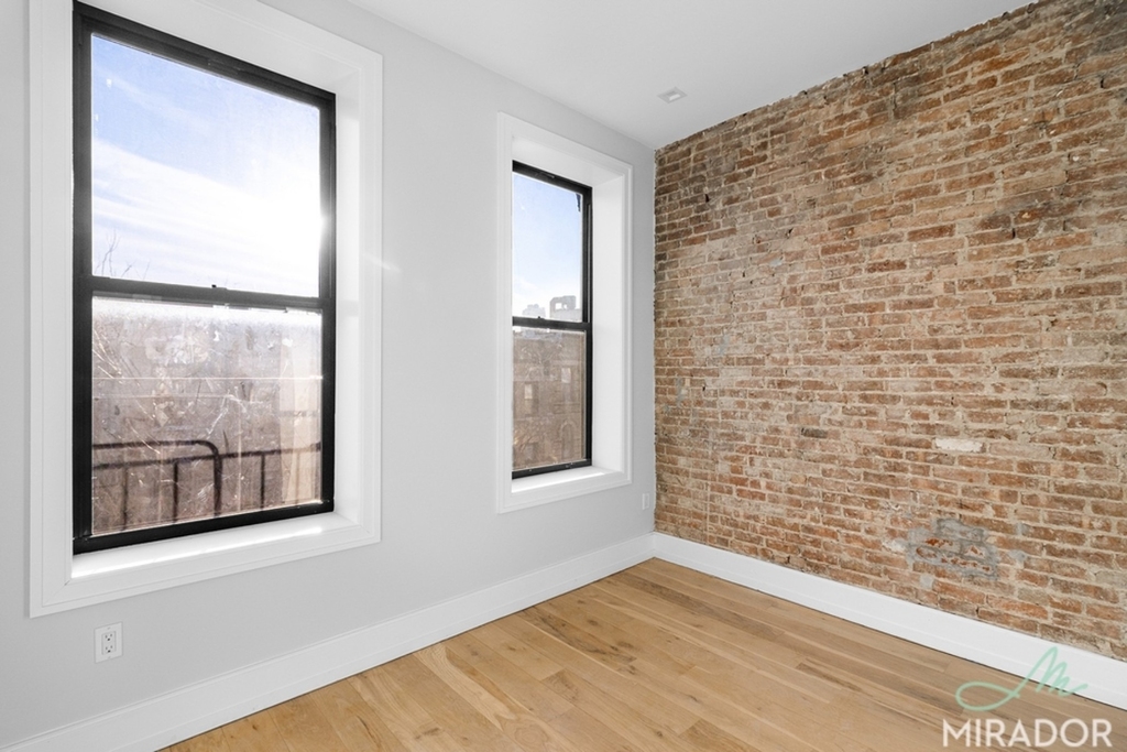 221 E 10th Street - Photo 0