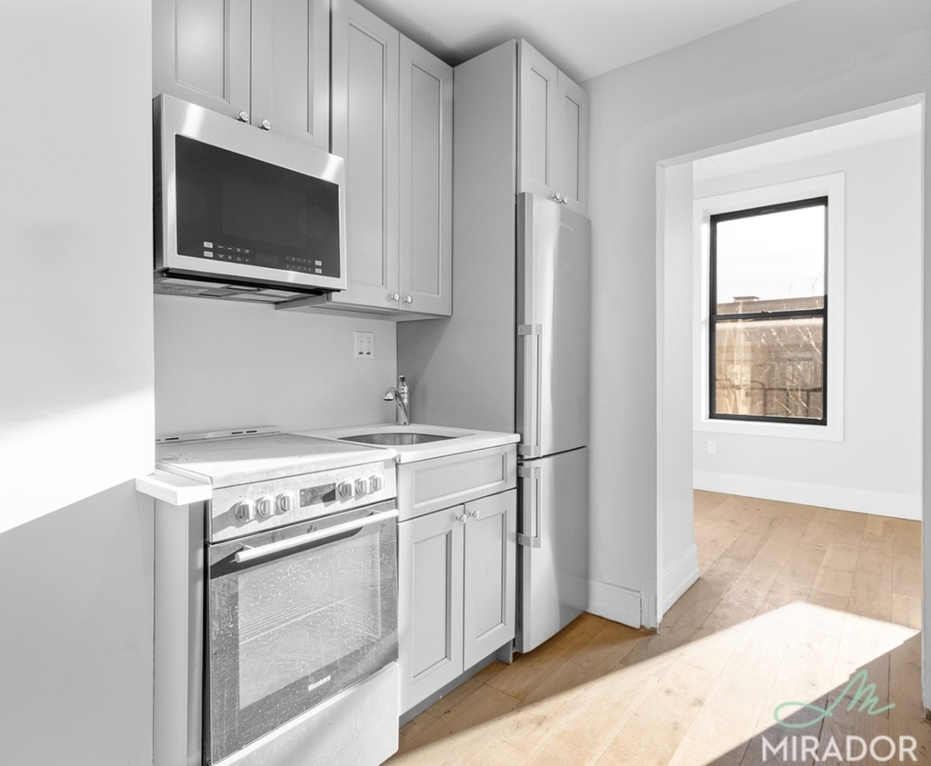 221 E 10th Street - Photo 1