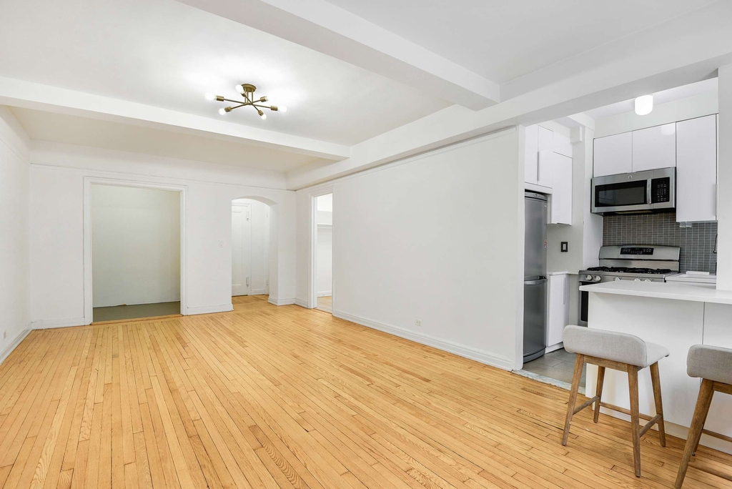 333 W 56th Street - Photo 3