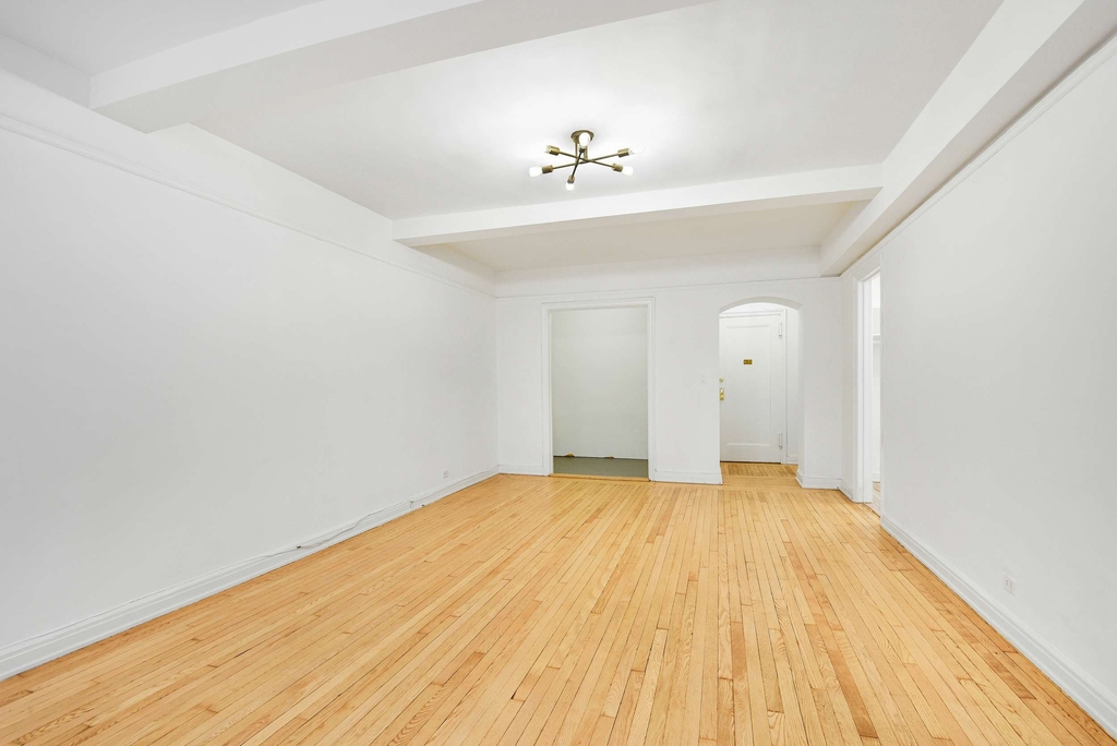 333 W 56th Street - Photo 6