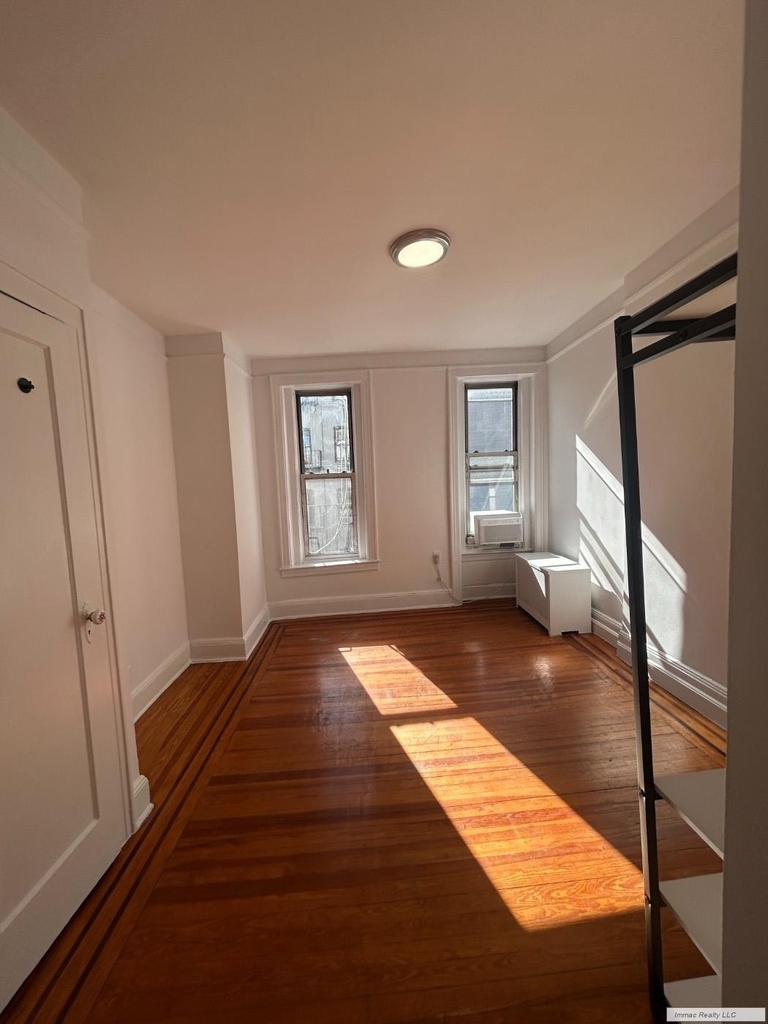 330 E 76th Street - Photo 0