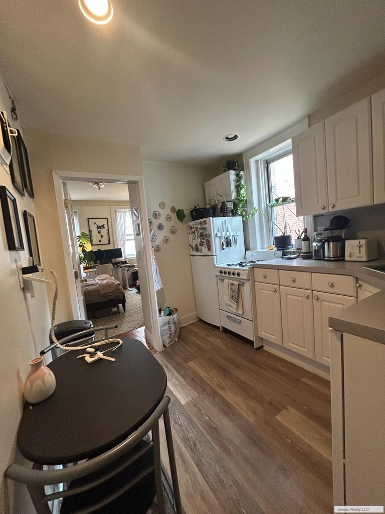 330 E 76th Street - Photo 20