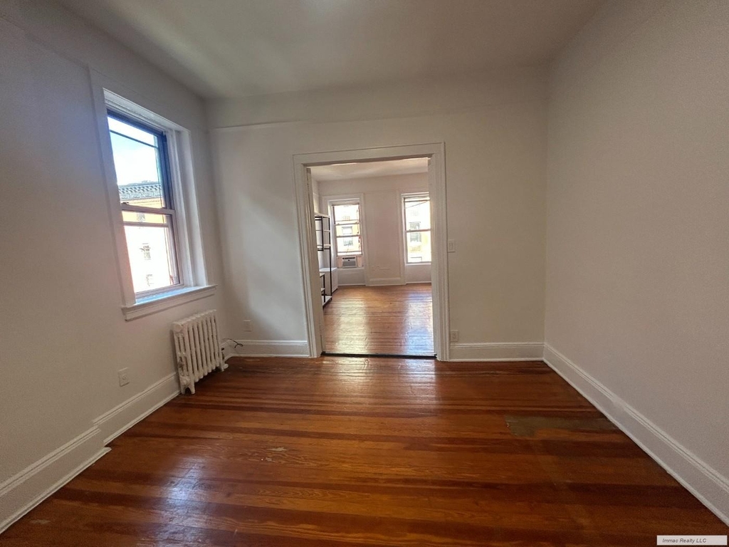 330 E 76th Street - Photo 10