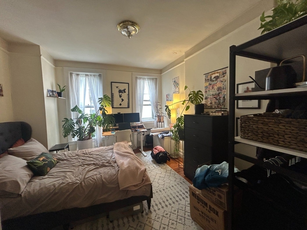 330 E 76th Street - Photo 1