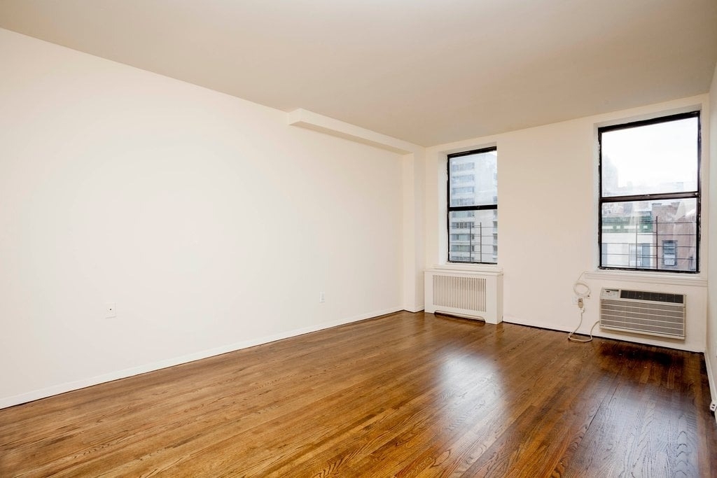 1556 York Avenue - Photo 2