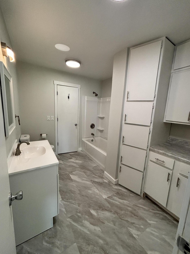 4727 Lexington Avenue - Photo 7