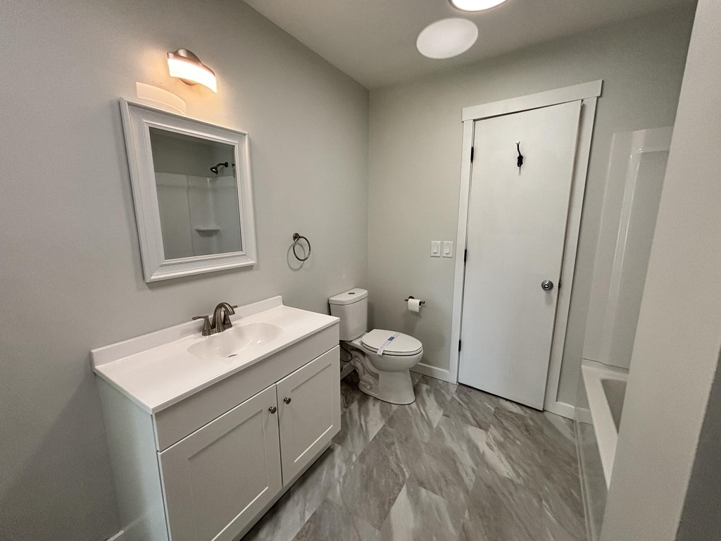 4727 Lexington Avenue - Photo 9