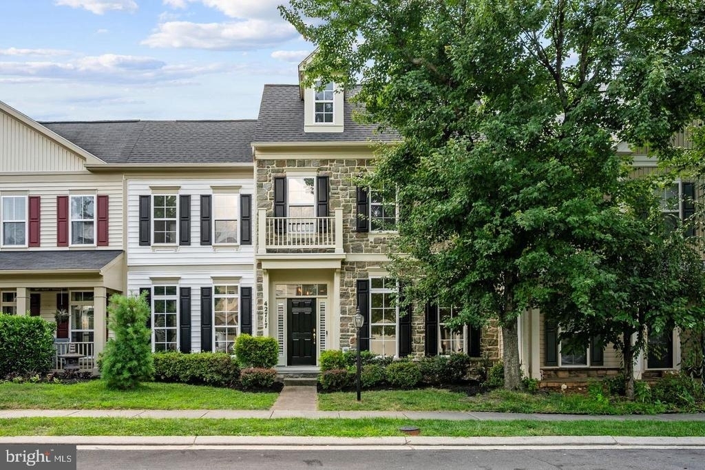 42717 Explorer Drive - Photo 4