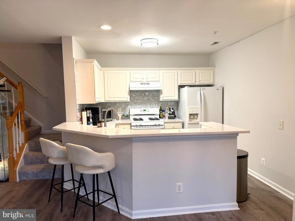21830 Elkins Terrace - Photo 5