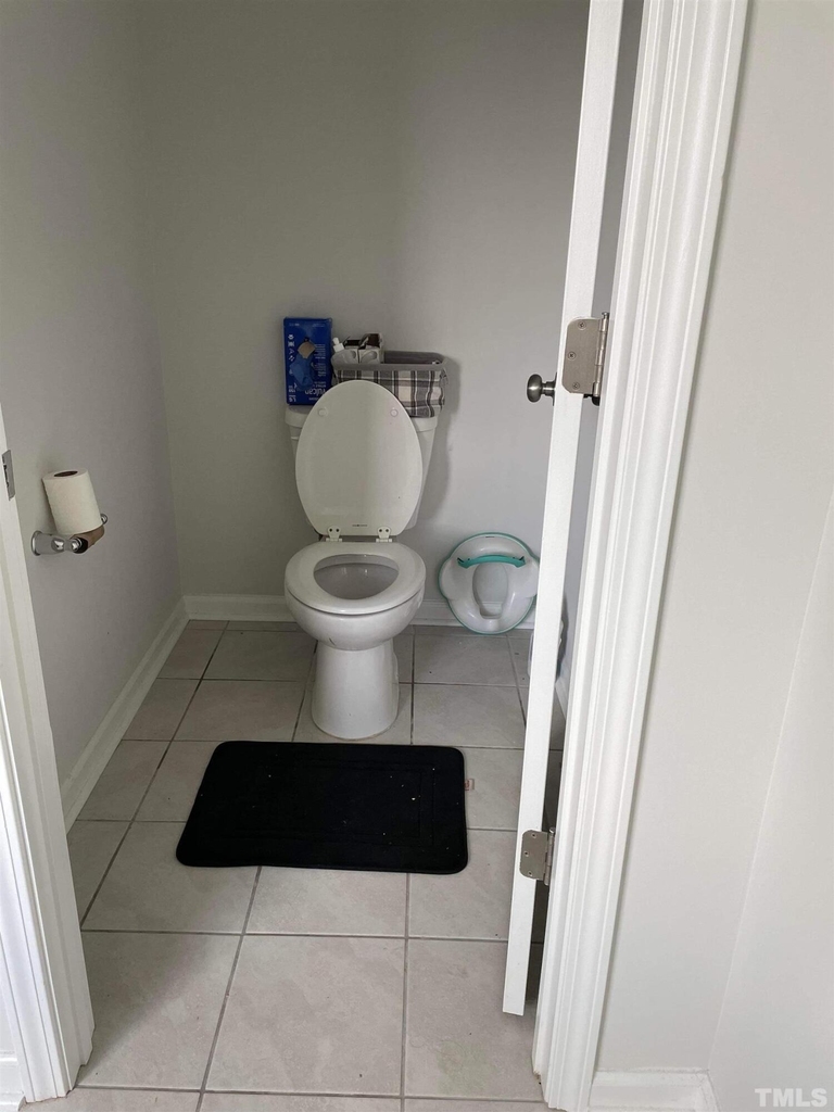 1044 Midvale Avenue - Photo 14