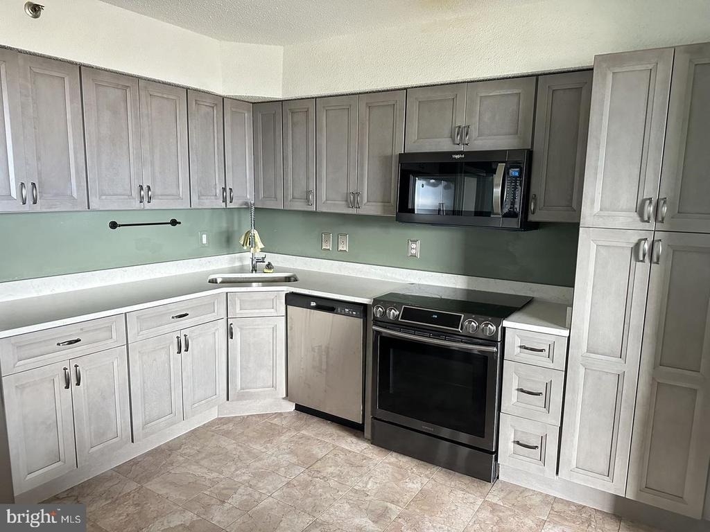 3709 S George Mason Drive - Photo 9