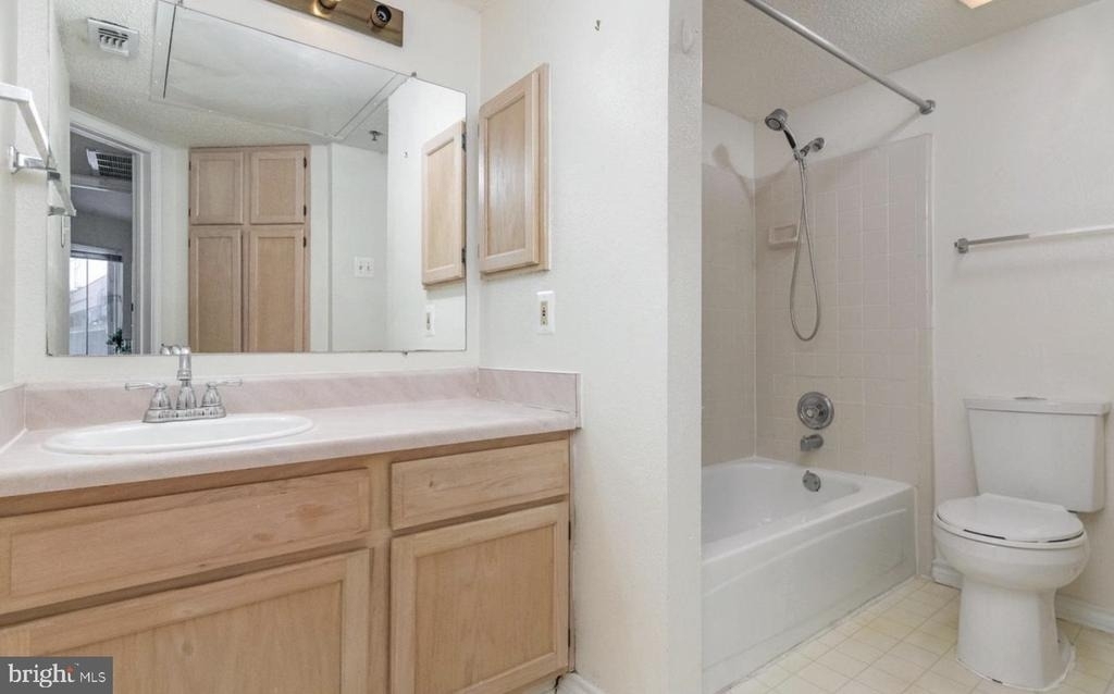 1504 Lincoln Way - Photo 4