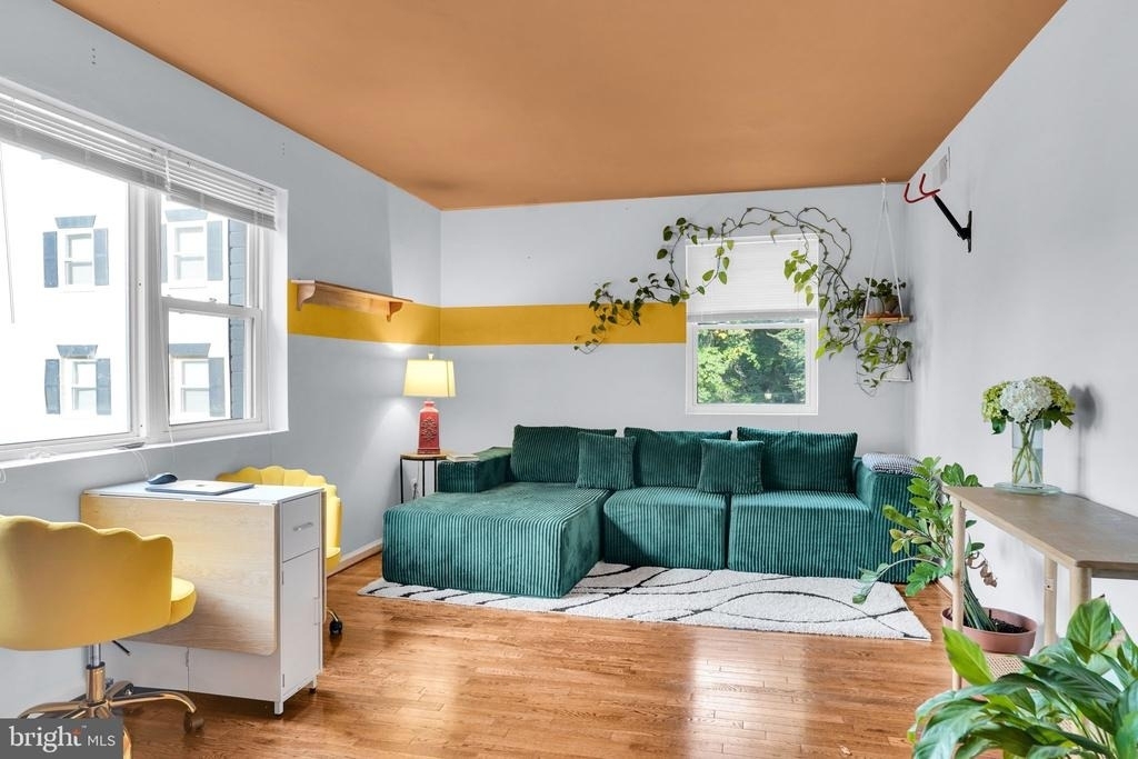 3045 Patrick Henry Drive - Photo 4