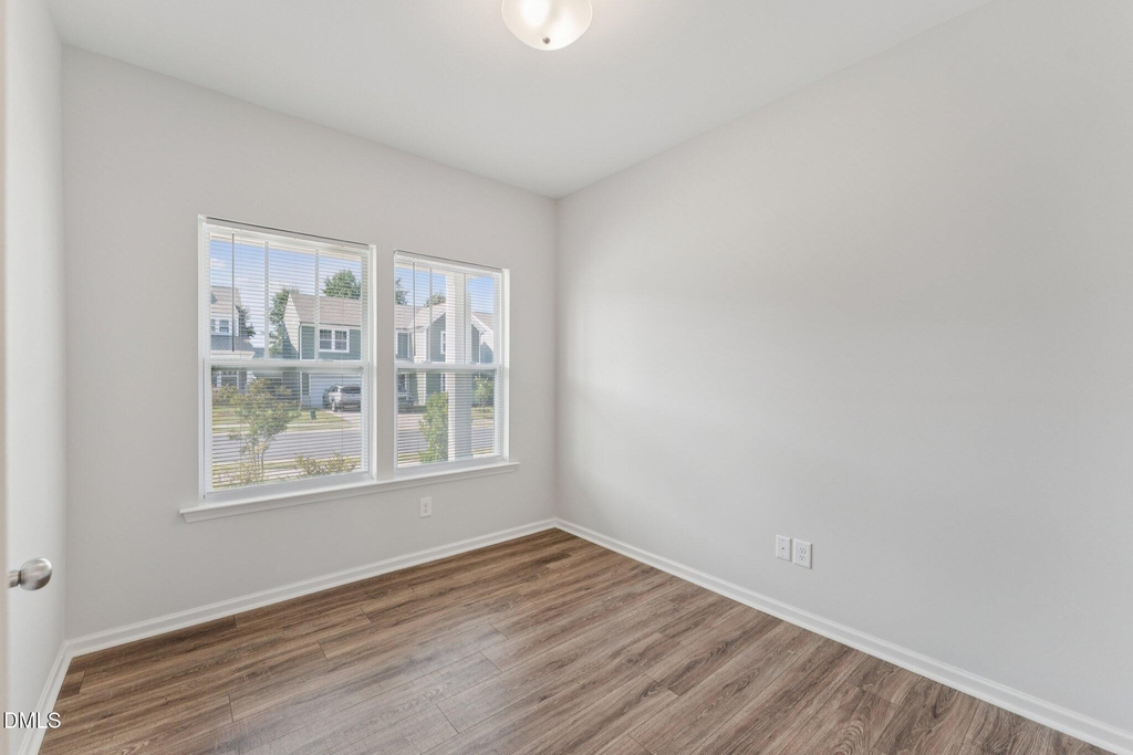 52 Tanglewood Place - Photo 2