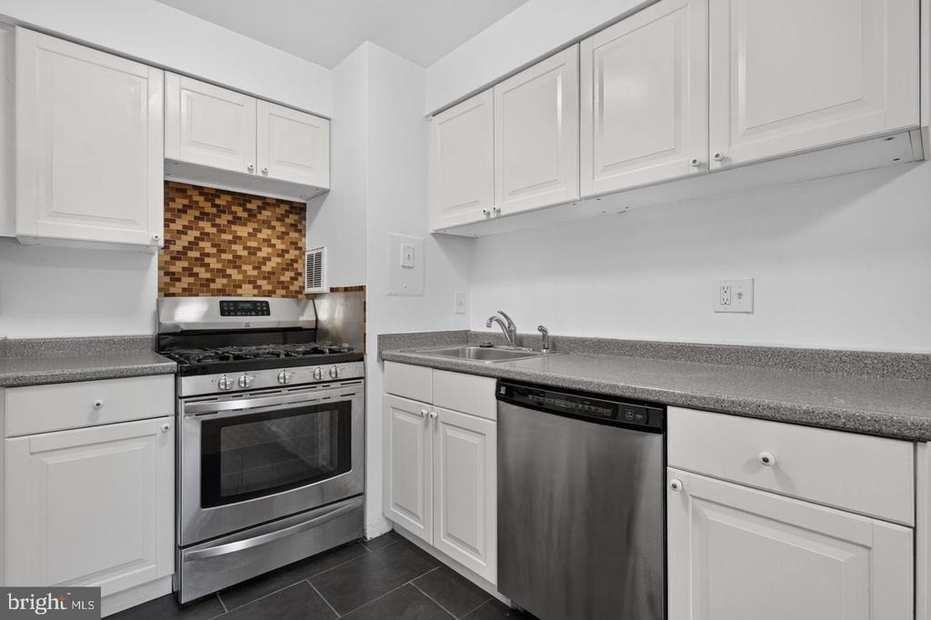 7753 Patriot Drive - Photo 11