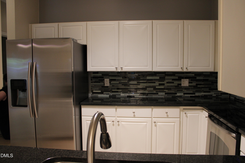 252 E Davie Street - Photo 10
