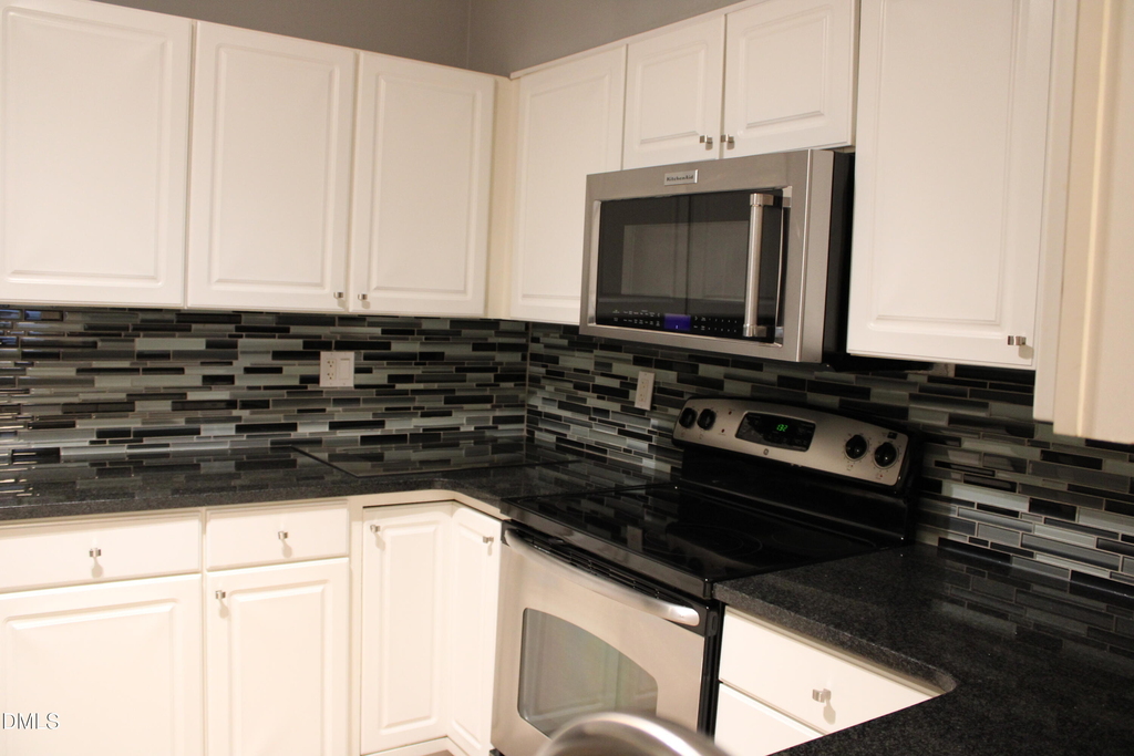 252 E Davie Street - Photo 11