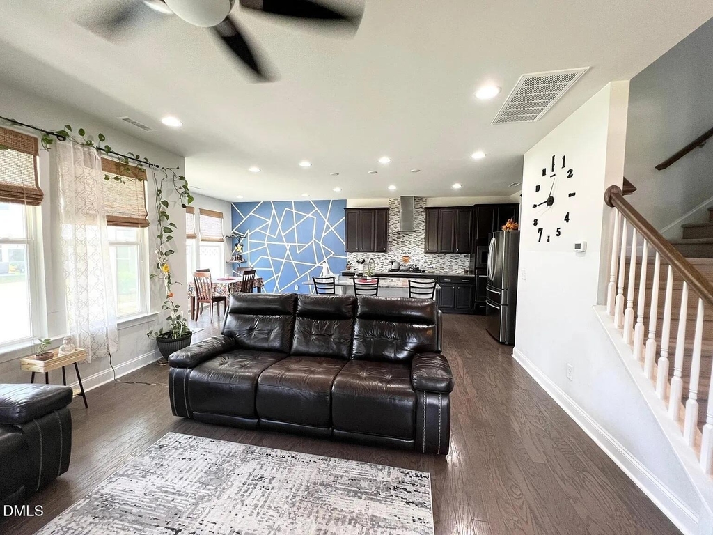 1032 Benay Road - Photo 7
