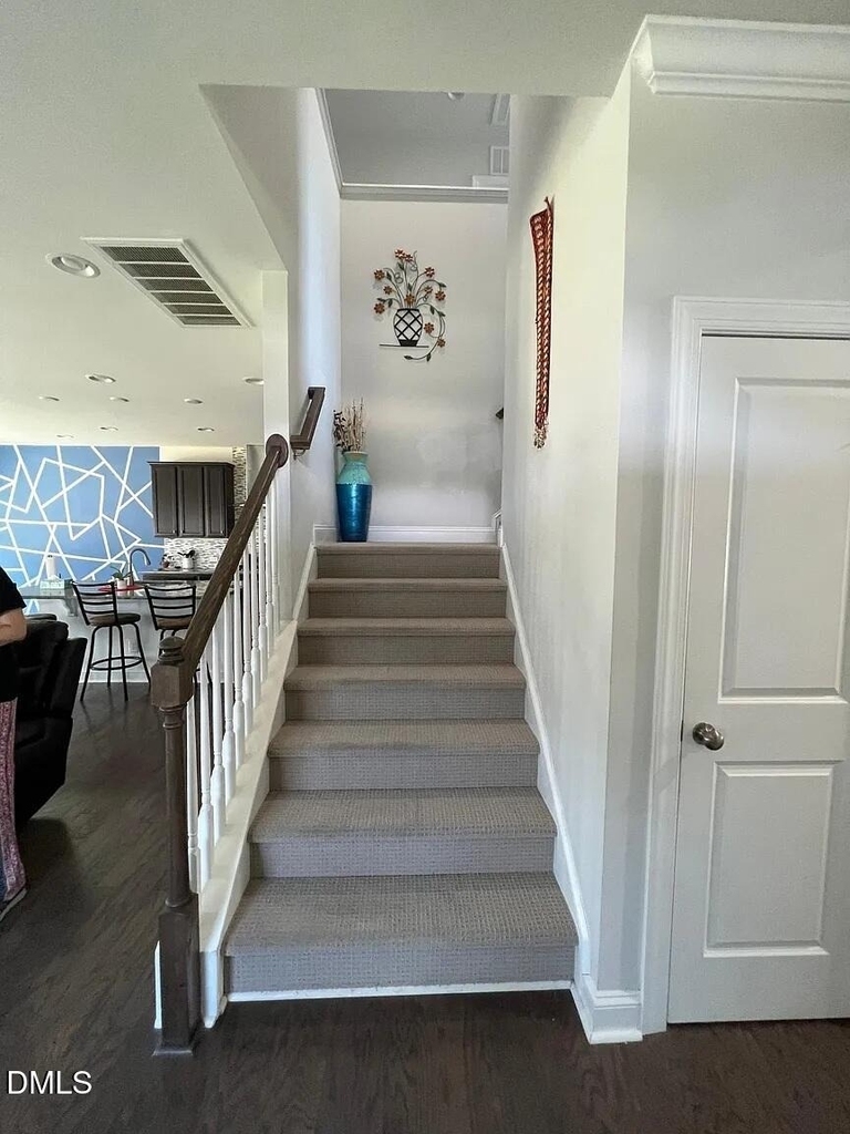 1032 Benay Road - Photo 9