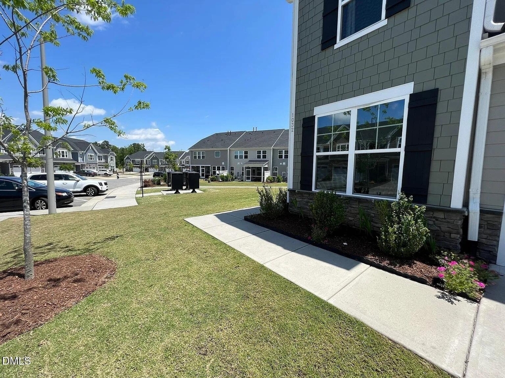 1032 Benay Road - Photo 32