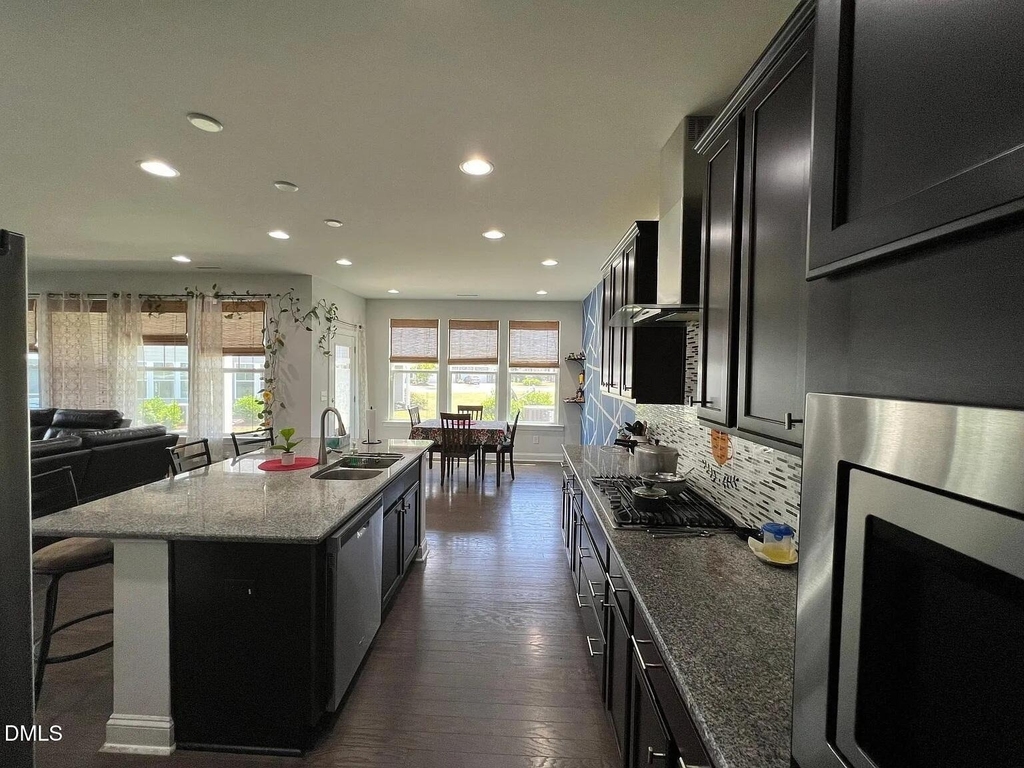 1032 Benay Road - Photo 2