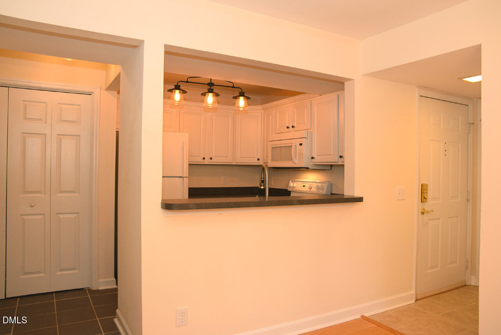 1221 Westview Lane - Photo 8