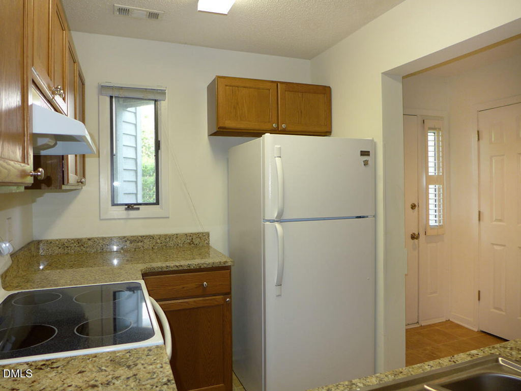 704 Martin Luther King Junior Boulevard - Photo 5