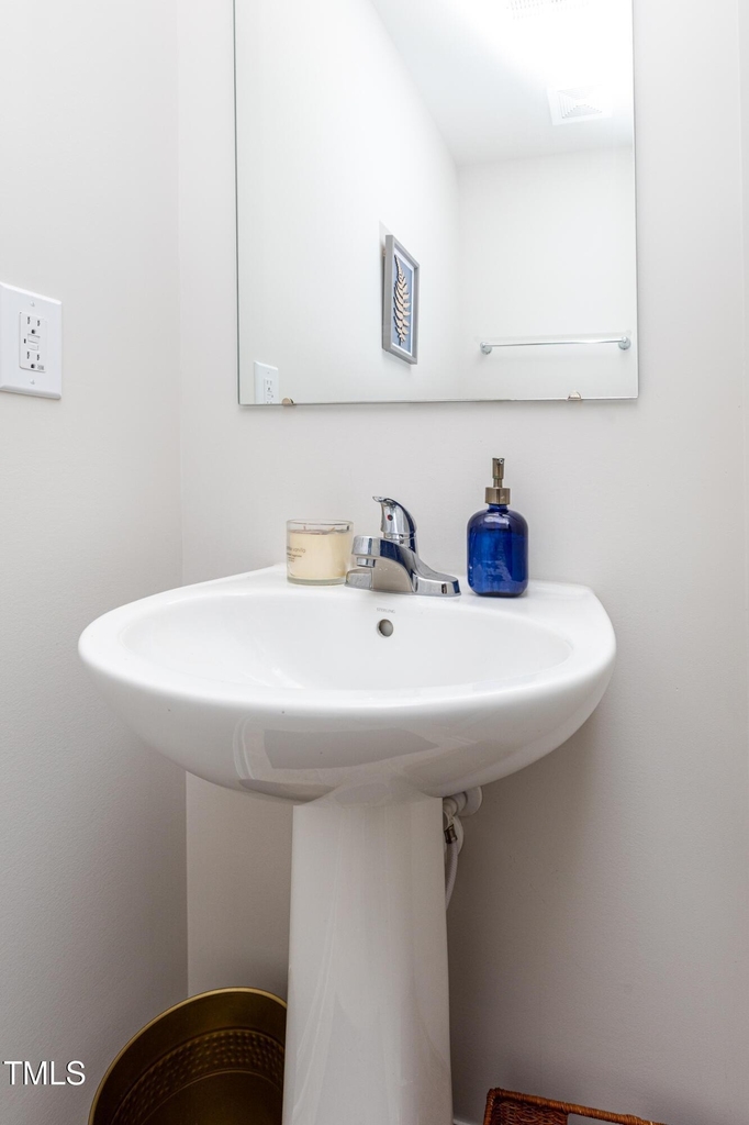 4005 Lush Grove Drive - Photo 10