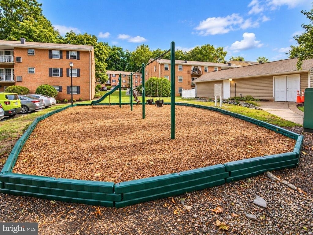 424 Greenbrier Court - Photo 45