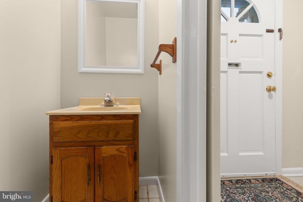 424 Greenbrier Court - Photo 16