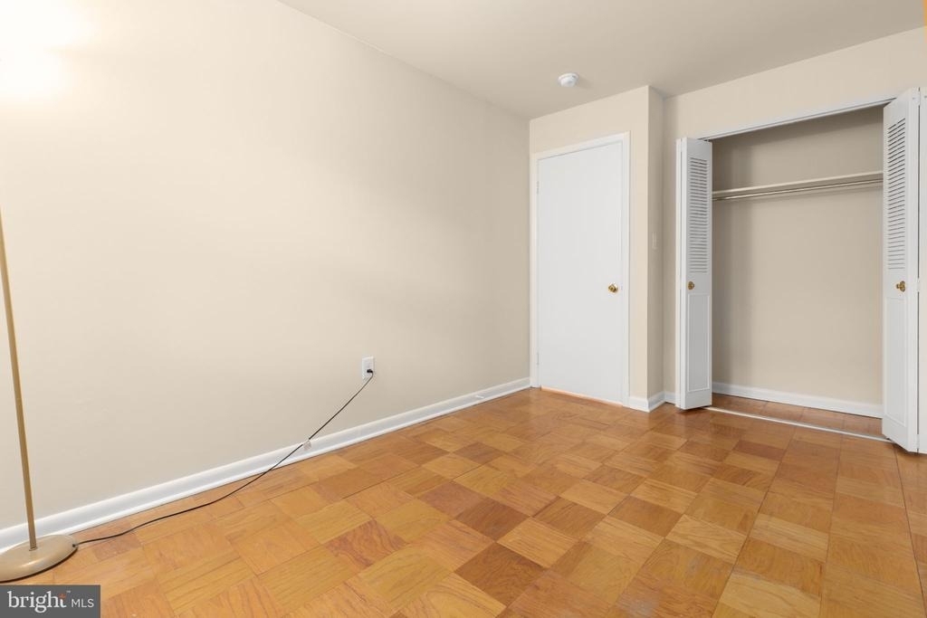 424 Greenbrier Court - Photo 32
