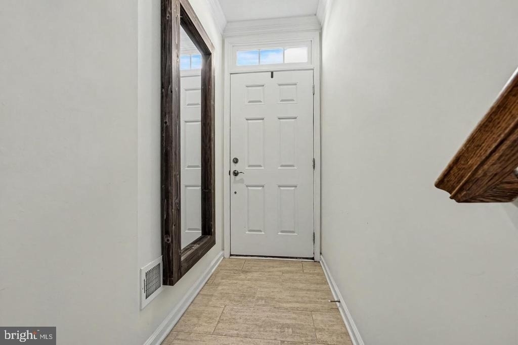 1327 Gilmore Street - Photo 6