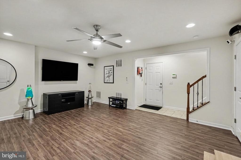 1327 Gilmore Street - Photo 28