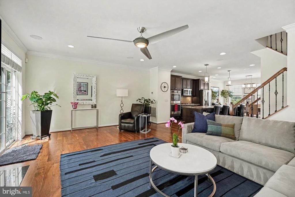 1327 Gilmore Street - Photo 12