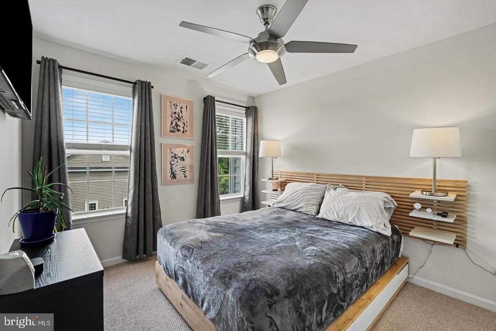 1327 Gilmore Street - Photo 24