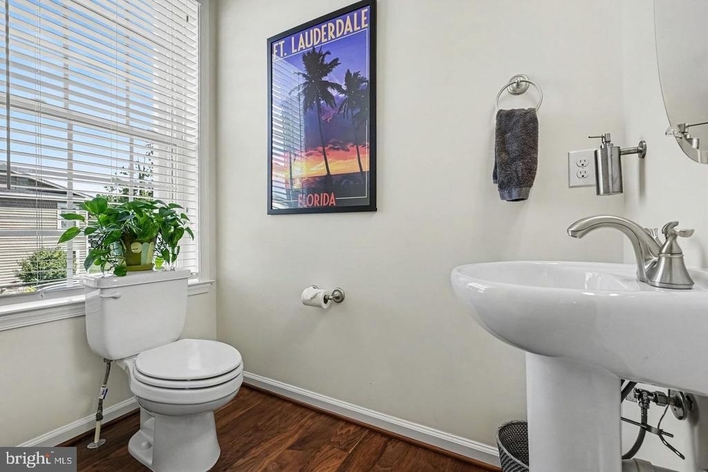 1327 Gilmore Street - Photo 18